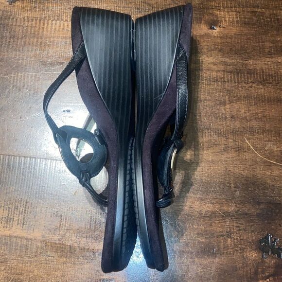 Vionic Women’s US 7 Orchid BLACK Leather Medallion sandal - Picture 3 of 6